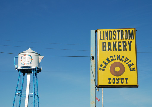 Scandinavian Bakery, Lindstrom, Minnesota, 35 x 50 cm, 2007.